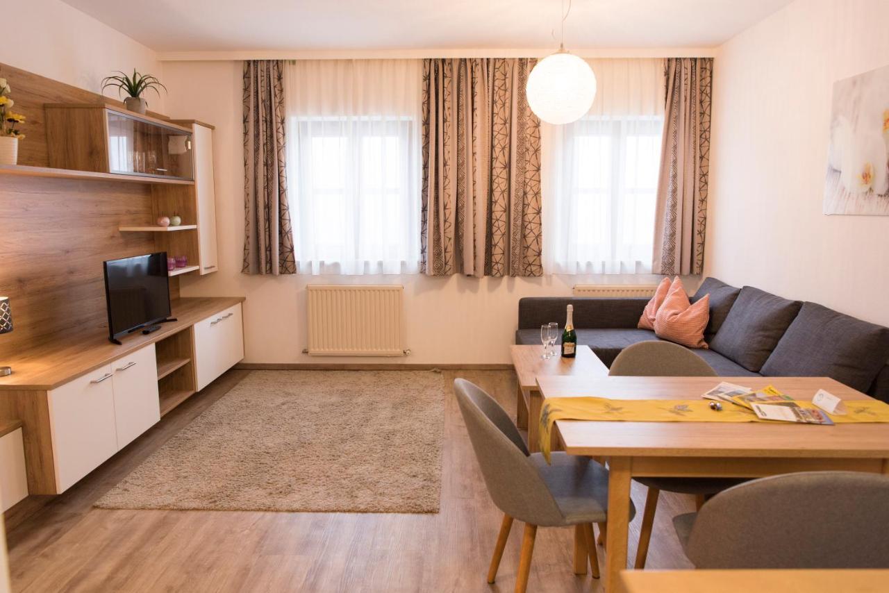 Almtalhotel Appartements In Pettenbach Pokoj fotografie